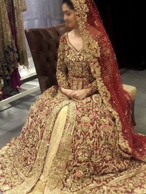 golden pakistani dress, golden dress pakistani, golden colour pakistani dresses, pakistani bridal dresses in golden colour, black and golden pakistani dresses