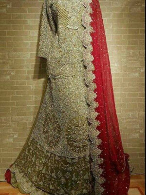 golden pakistani dress, golden dress pakistani, golden colour pakistani dresses, pakistani bridal dresses in golden colour, black and golden pakistani dresses