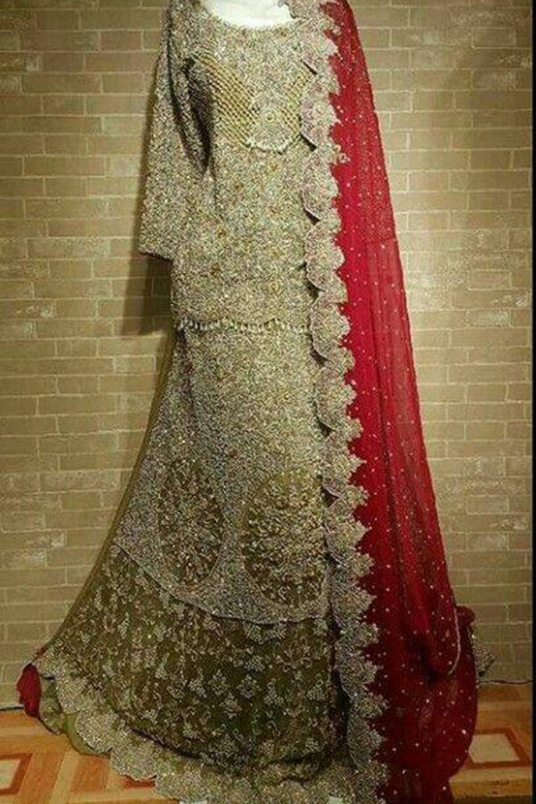 golden pakistani dress, golden dress pakistani, golden colour pakistani dresses, pakistani bridal dresses in golden colour, black and golden pakistani dresses