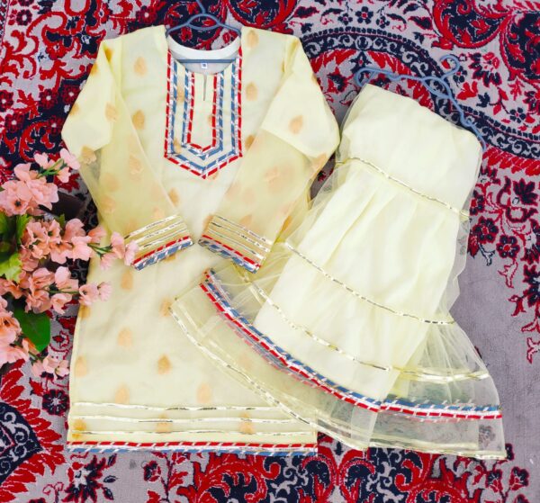 wholesale children's fashion