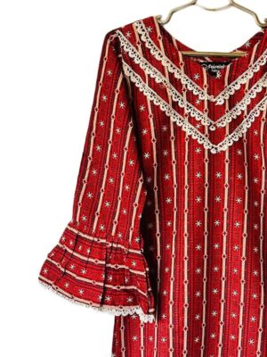 Pakistani/Indian Style In Maroon Color In Dhanak Fabric Over Embellished With Laces Neckline Sleeve With Bell Bottom Style and Daman