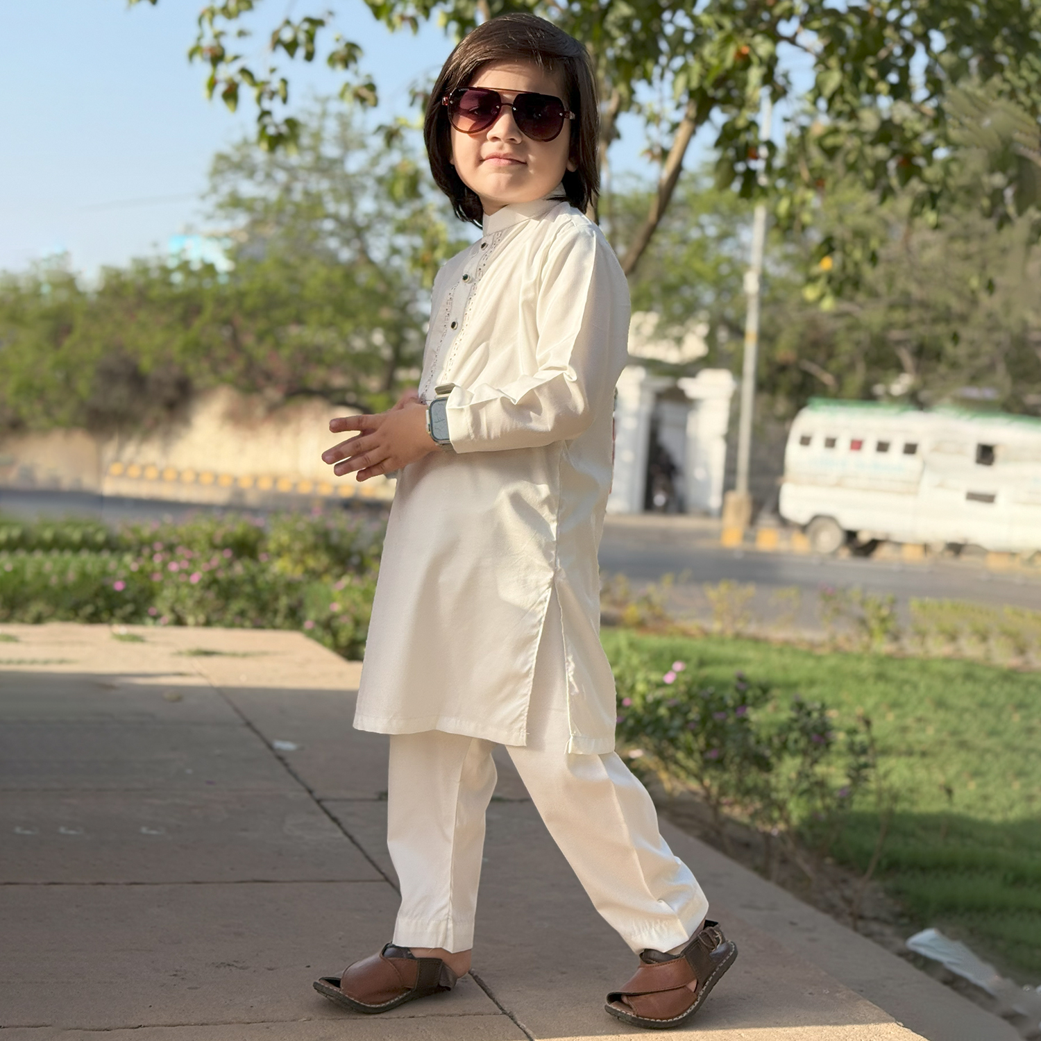 Off white Wholesale Kids Embroidered Pakistani Shalwar Kameez for boys